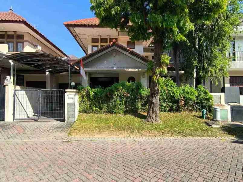 dijual rumah graha famili
