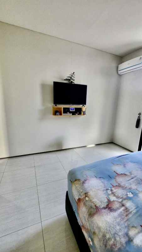 dijual rumah graha natura intiland