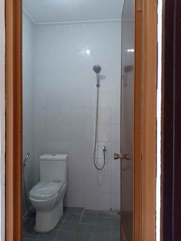 dijual rumah grand batavia garden jalan