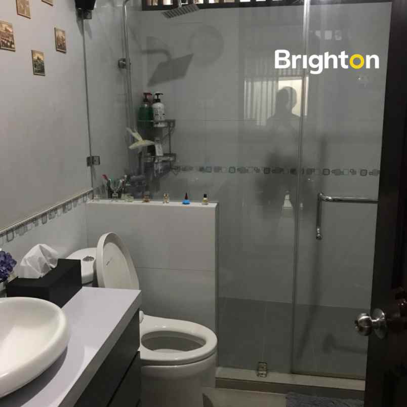 dijual rumah green garden