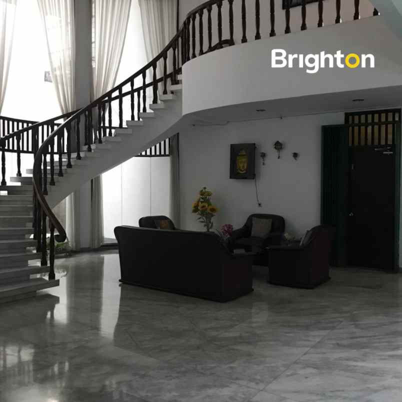 dijual rumah green garden