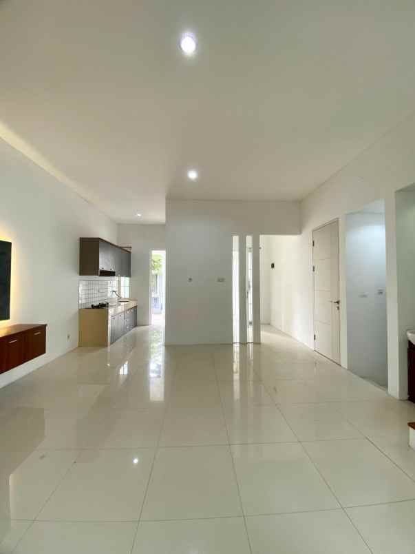 dijual rumah green orchid residence