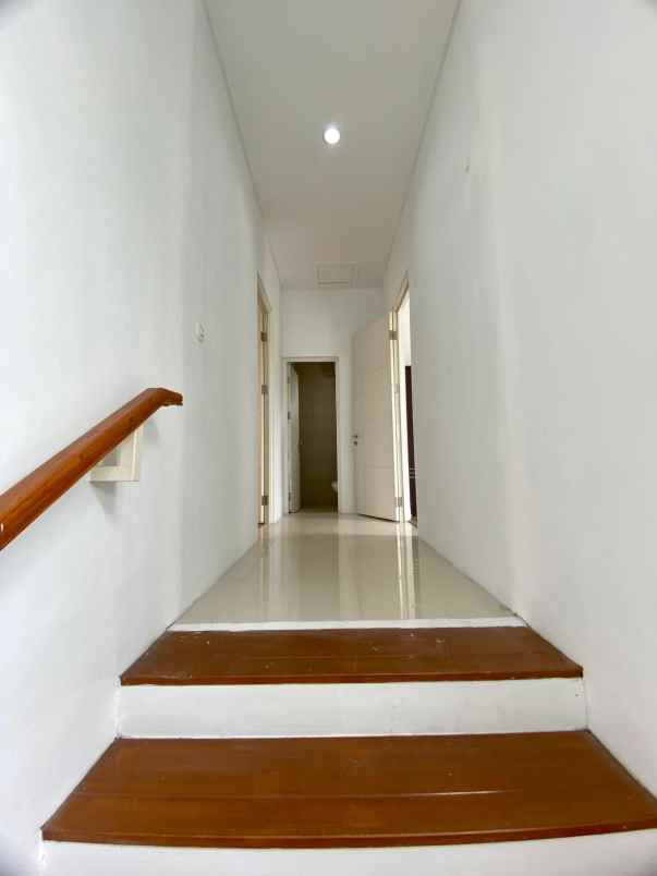 dijual rumah green orchid residence