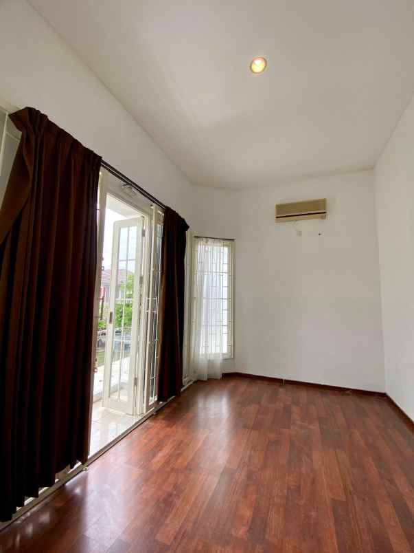 dijual rumah green orchid residence