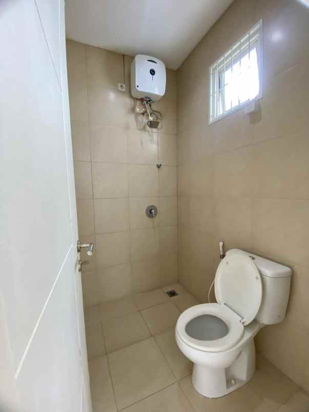 dijual rumah green orchid residence