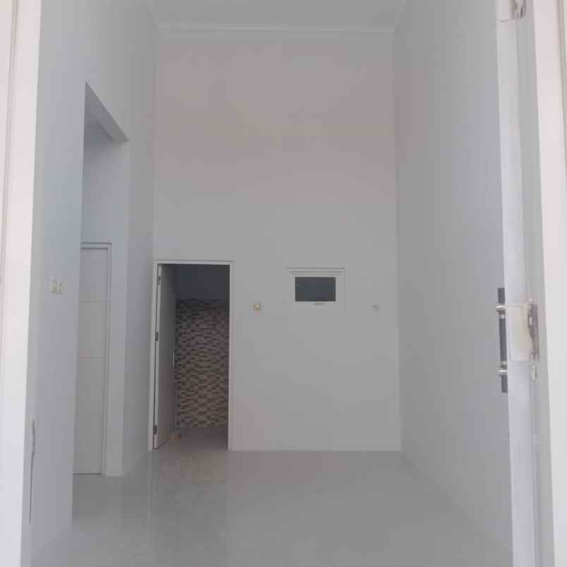 dijual rumah greenlake wonorejo
