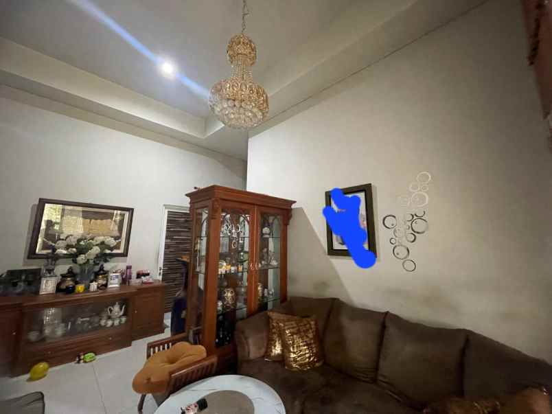 dijual rumah griya caraka