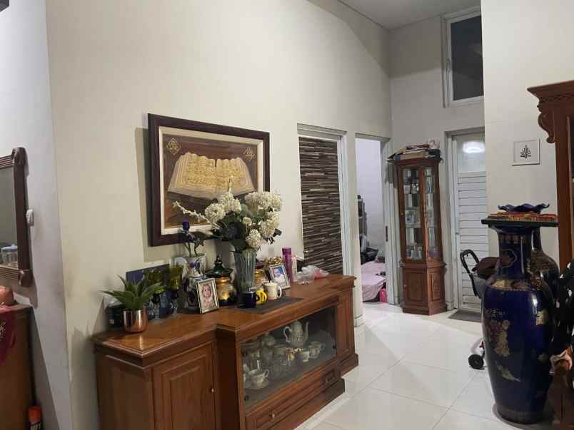 dijual rumah griya caraka