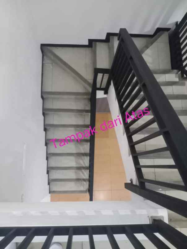 dijual rumah harapan indah 2 cluster aralia