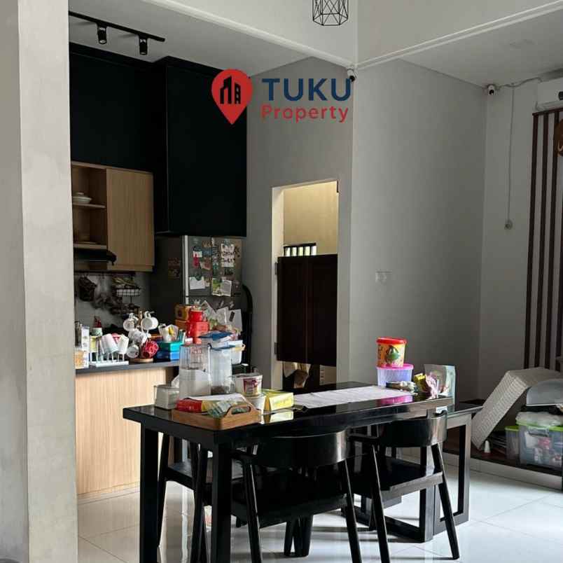 dijual rumah hook full furnished di cendana residence