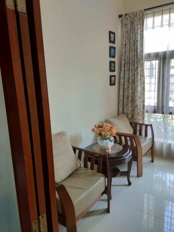 dijual rumah hunian di bintaro sektor 4