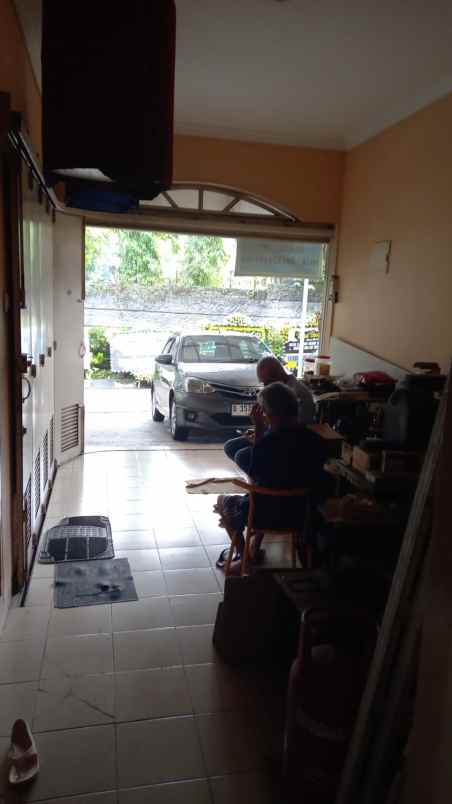 dijual rumah istana regency 1 blok d3 nomor 3