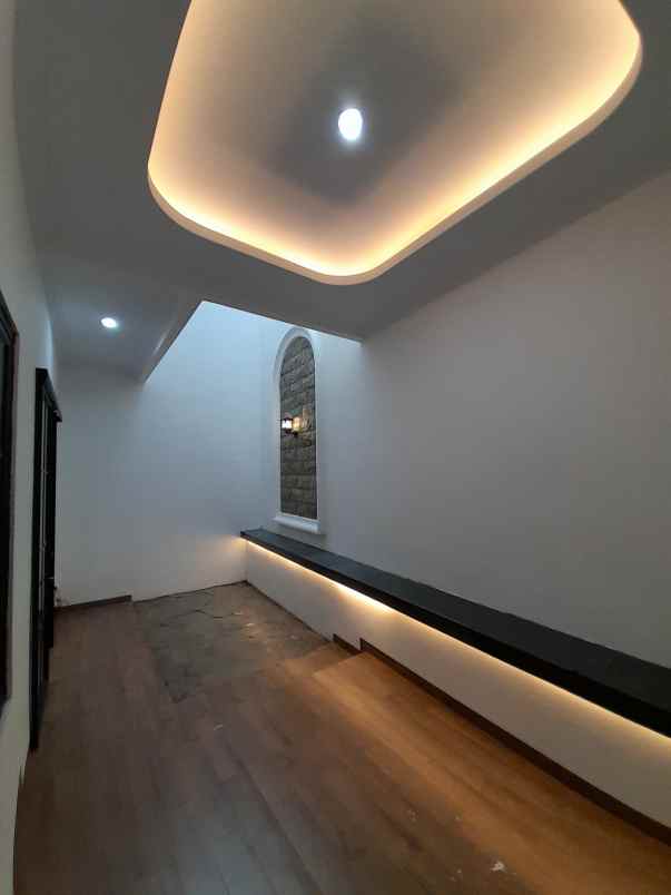 dijual rumah jagakarsa