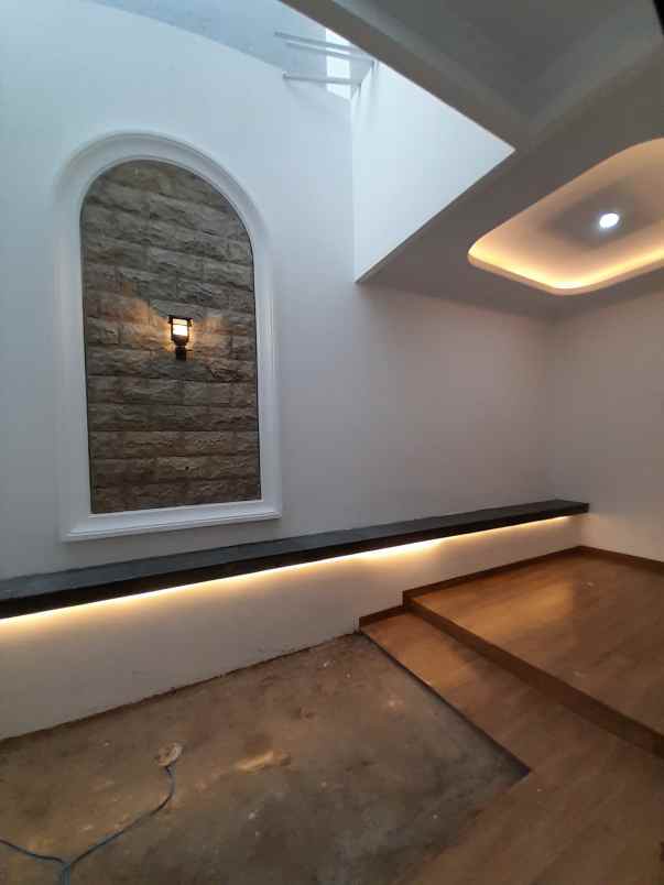 dijual rumah jagakarsa