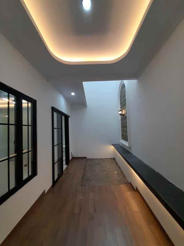 dijual rumah jagakarsa