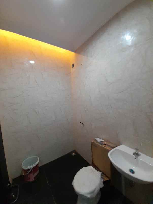 dijual rumah jagakarsa