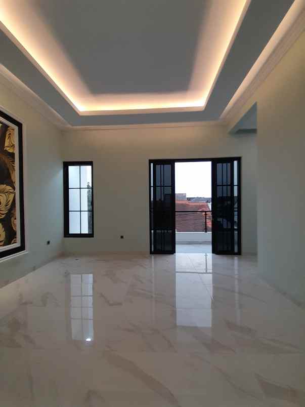 dijual rumah jagakarsa