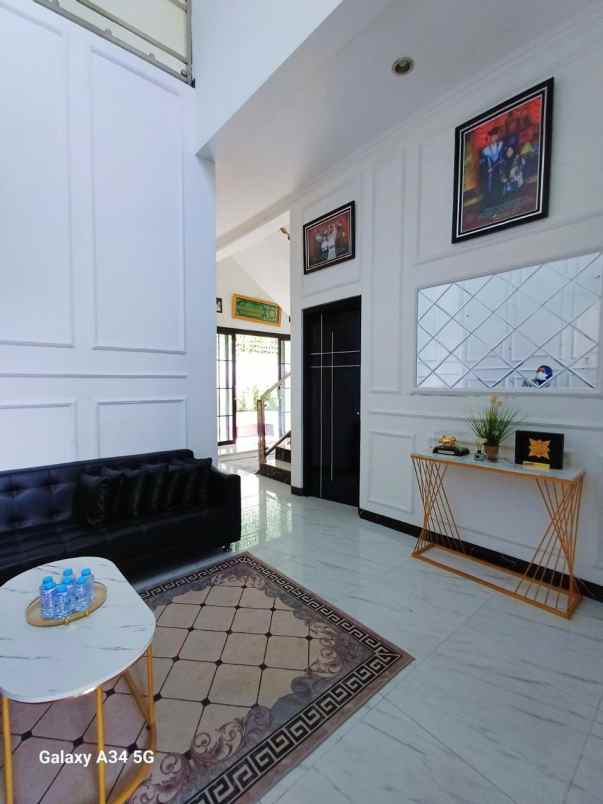 dijual rumah jajar laweyan surakarta