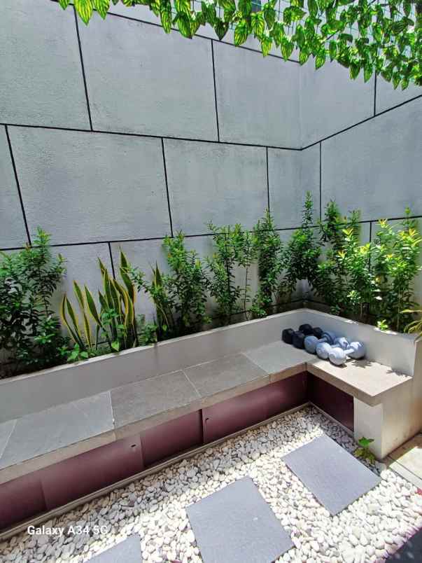 dijual rumah jajar laweyan surakarta