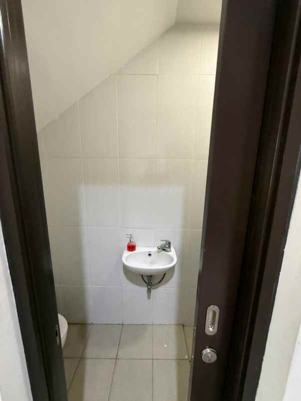 dijual rumah jakarta garden city