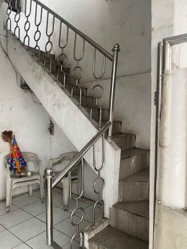 dijual rumah jalan betet raya komplek