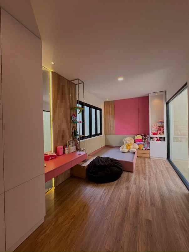 dijual rumah jalan bintaro pesanggrahan