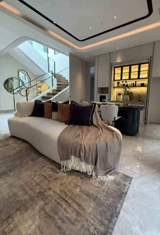 dijual rumah jalan graha famili