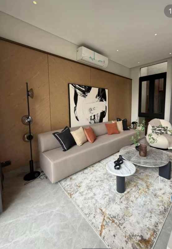 dijual rumah jalan graha famili