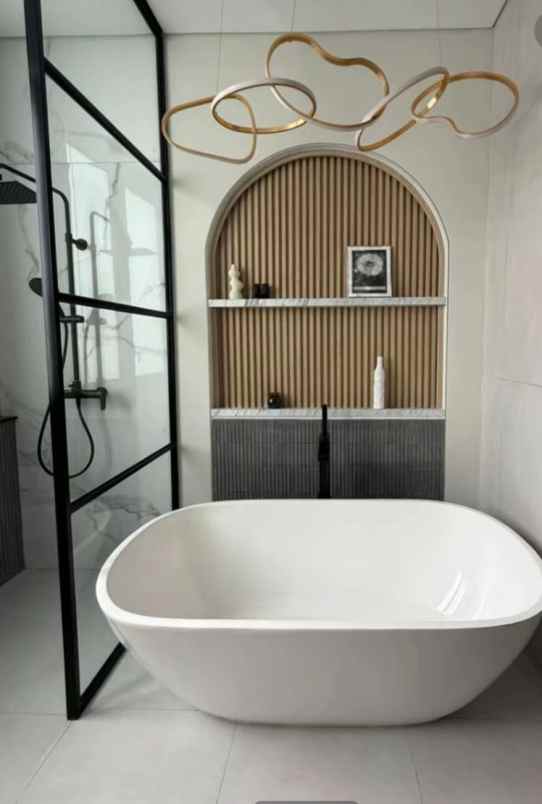 dijual rumah jalan graha famili