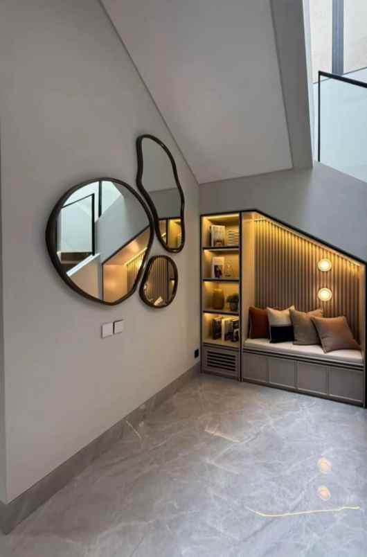 dijual rumah jalan graha famili