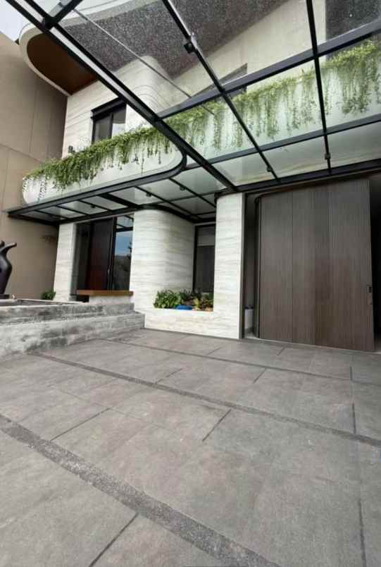 dijual rumah jalan graha famili