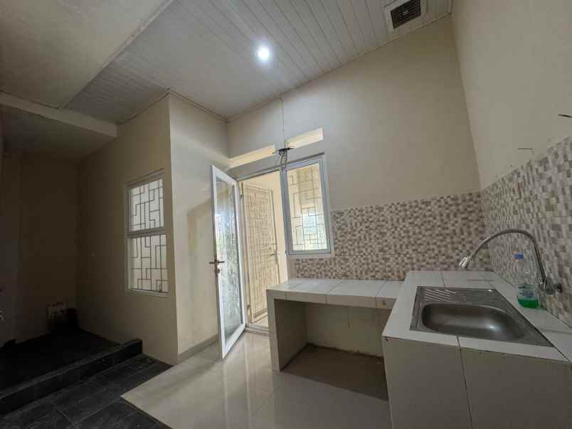 dijual rumah jalan kemang 2