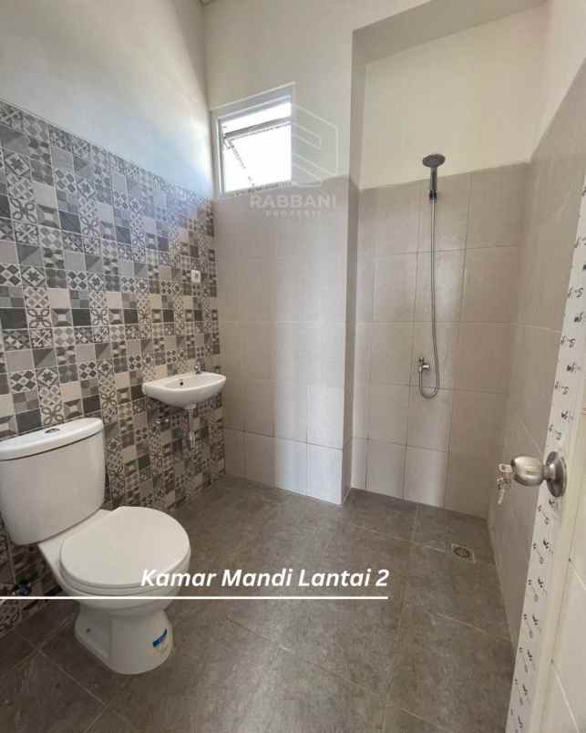 dijual rumah jalan pinang raya