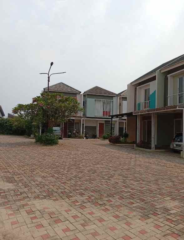 dijual rumah jalan pinang raya