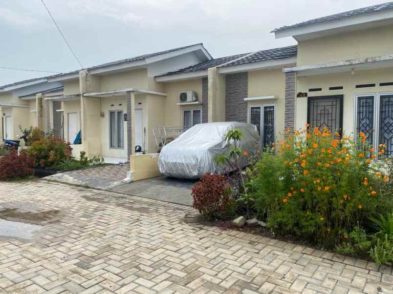 dijual rumah jalan pisangan kepuh desa