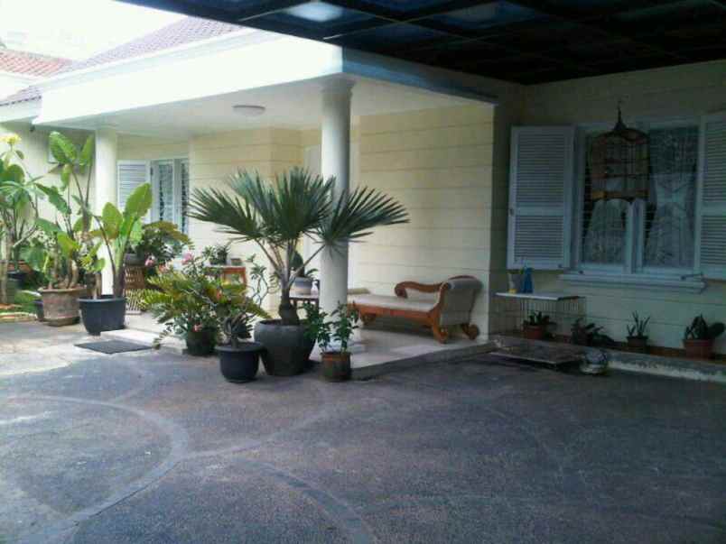 dijual rumah jalan raya antasari