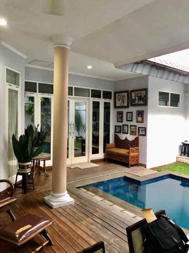 dijual rumah jalan raya antasari