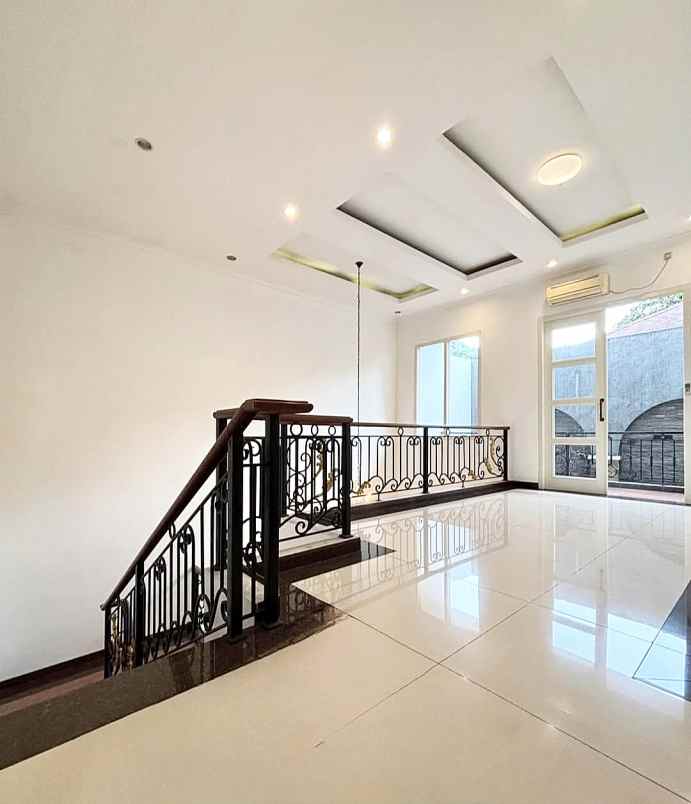 dijual rumah jalan raya fatmawati