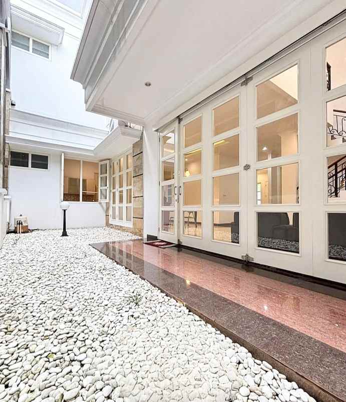 dijual rumah jalan raya fatmawati