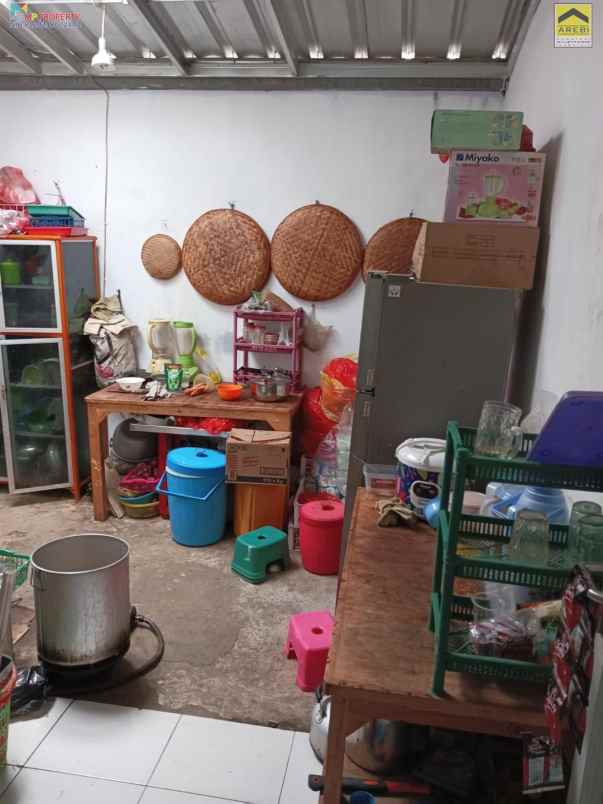 dijual rumah jalan raya jejalen