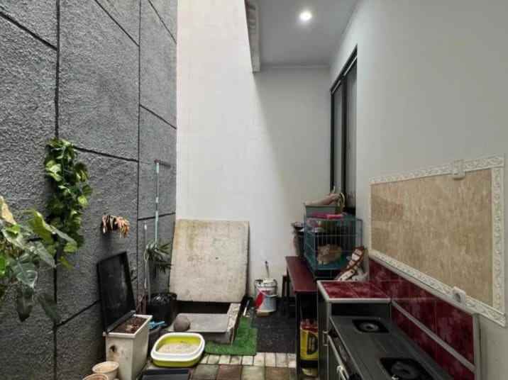 dijual rumah jalan raya kahfi jagakarsa