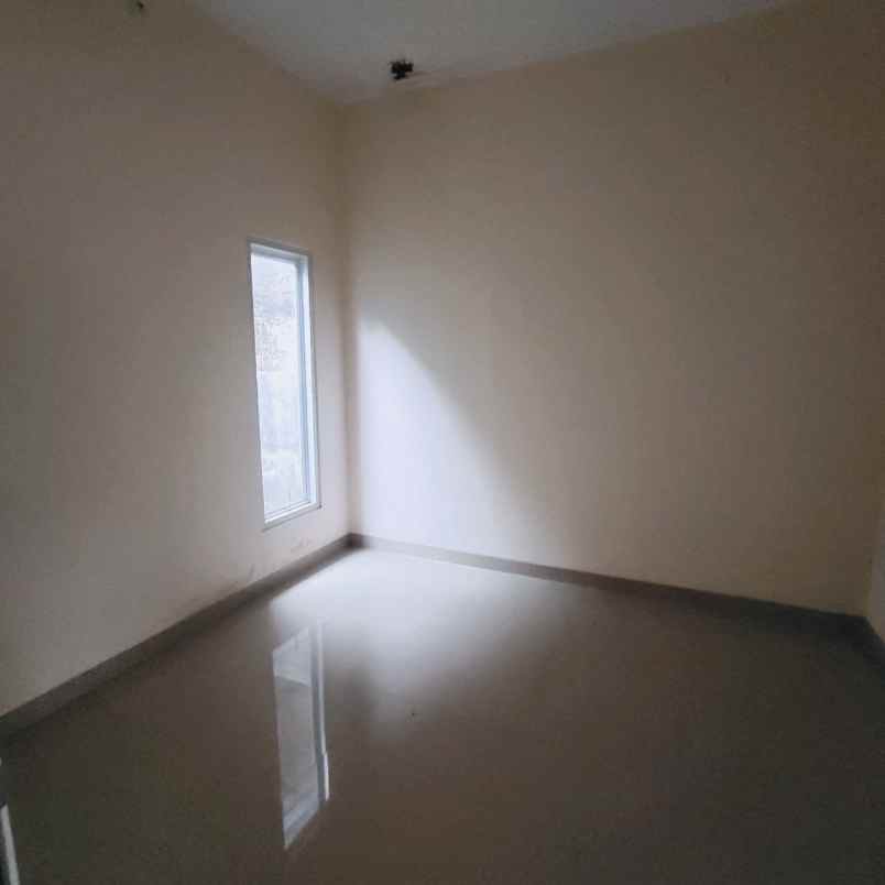 dijual rumah jalan raya muchtar