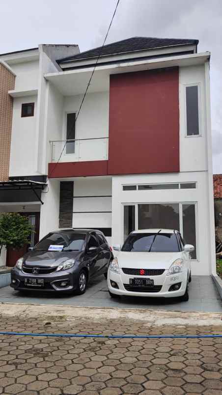 dijual rumah jalan raya muchtar