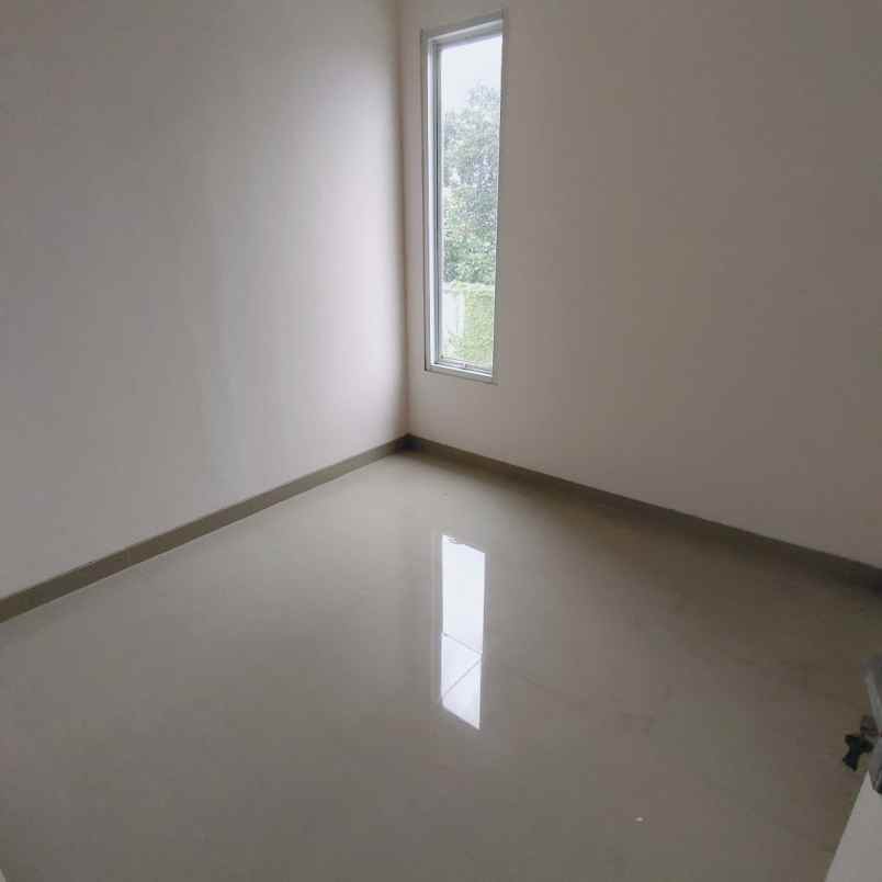 dijual rumah jalan raya muchtar