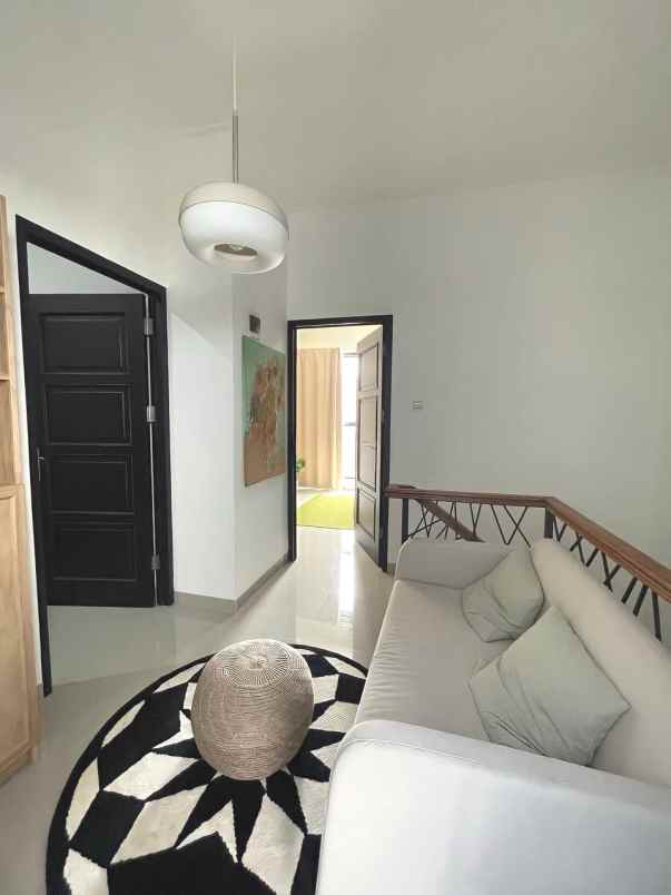 dijual rumah jalan raya serua ciputat