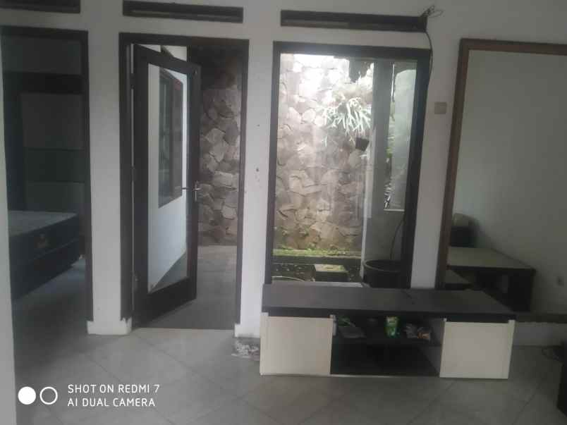 dijual rumah jalan utama perumahan