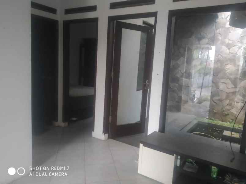dijual rumah jalan utama perumahan