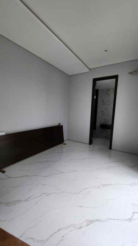 dijual rumah jalan woodland
