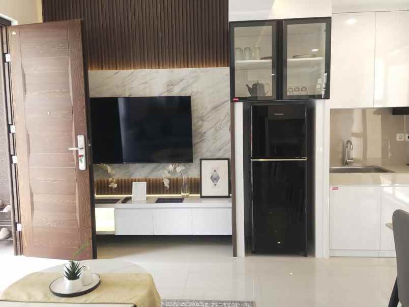 dijual rumah jalan zona eropa boulevard