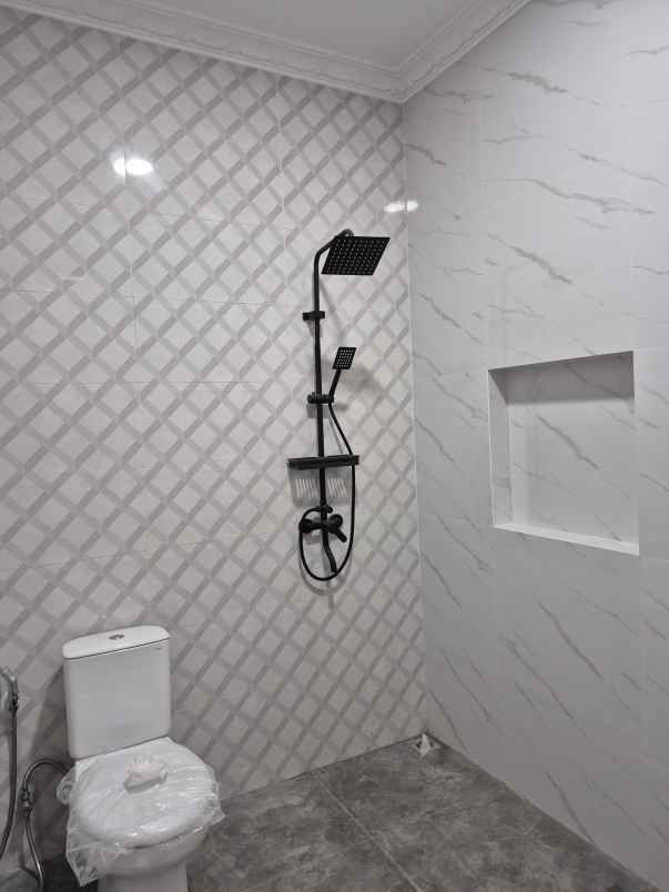 dijual rumah janur hijau